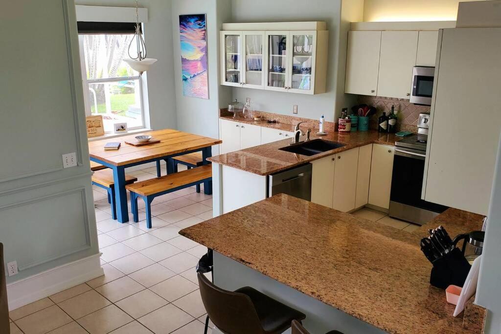 Our Beautiful Florida Vacation Home With Heated Pool Port St. Lucie Ngoại thất bức ảnh