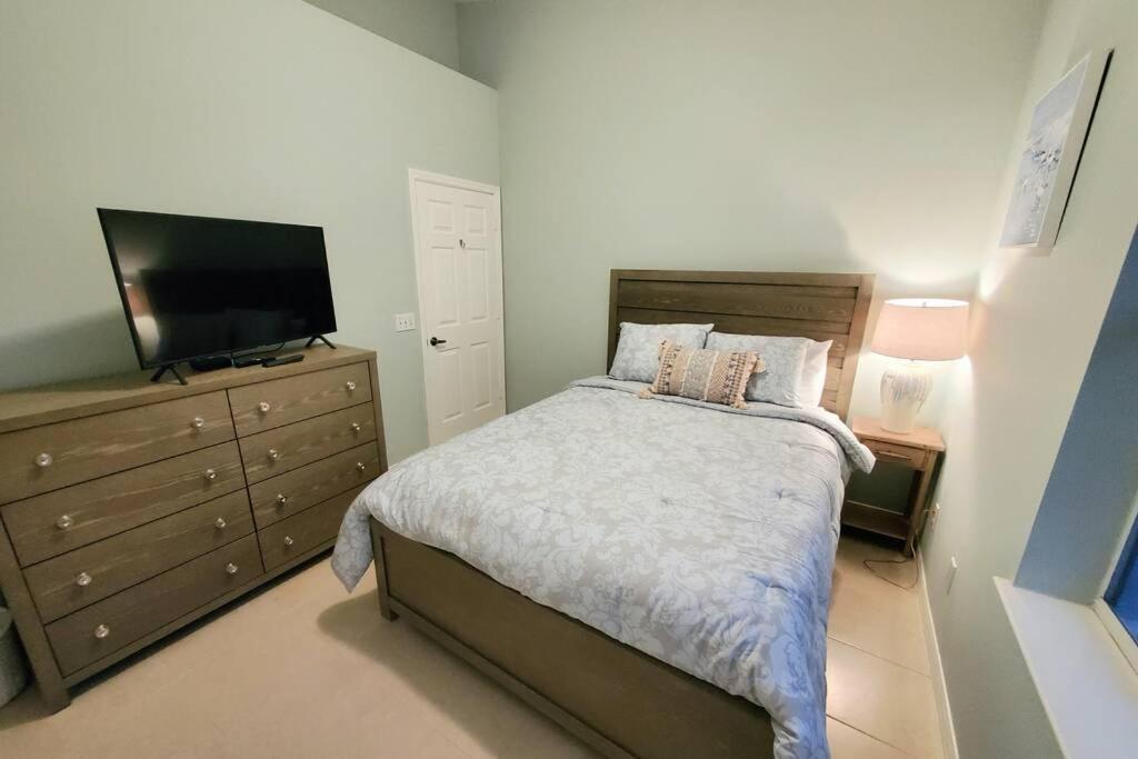 Our Beautiful Florida Vacation Home With Heated Pool Port St. Lucie Ngoại thất bức ảnh