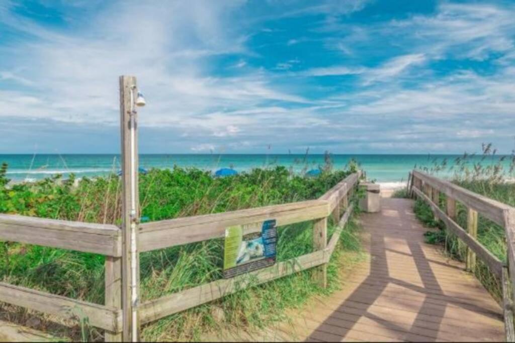 Our Beautiful Florida Vacation Home With Heated Pool Port St. Lucie Ngoại thất bức ảnh